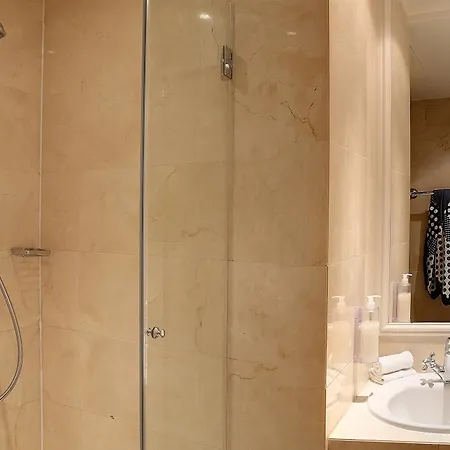 Hotel Saint Martin Bastille 3*