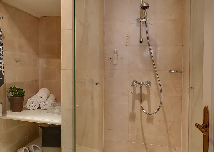 Saint Martin Bastille 3*
