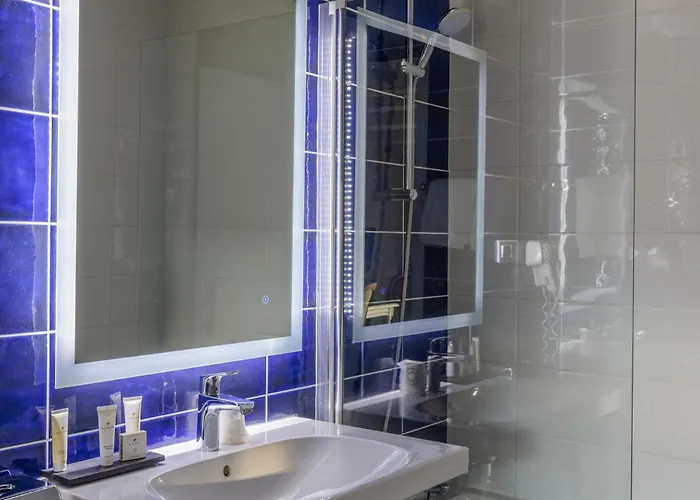 Hotell Saint Martin Bastille 3*