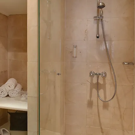 Saint Martin Bastille 3*