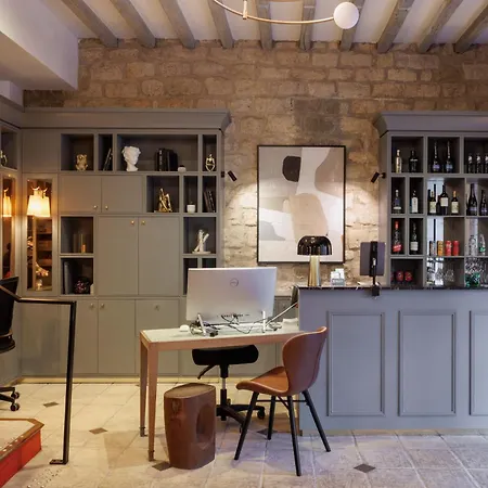 Отель Saint Martin Bastille 3*