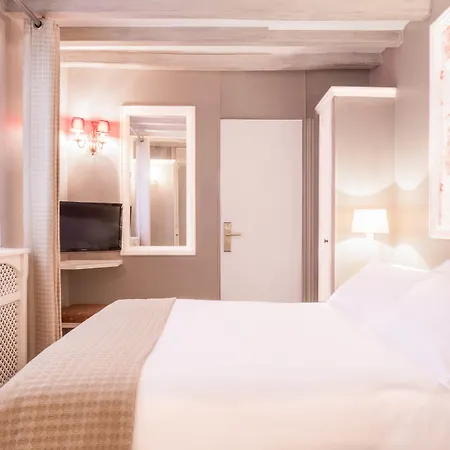 Отель Saint Martin Bastille