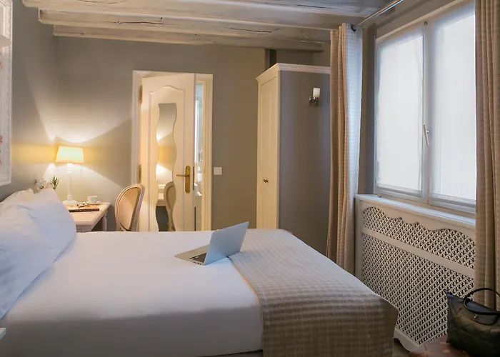 Saint Martin Bastille 3*
